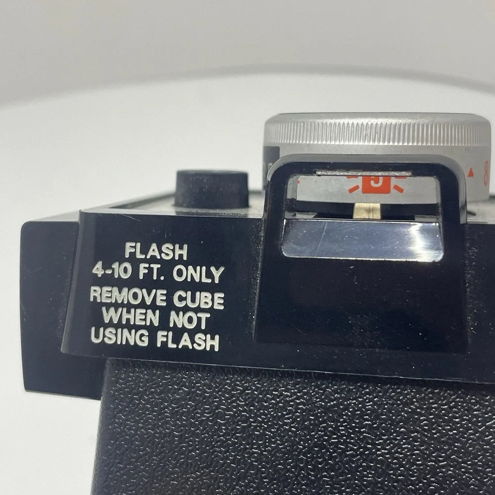Polaroid Land Camera Square Shooter 2 Vintage 1970s Untested W. 3 Flashcube,case